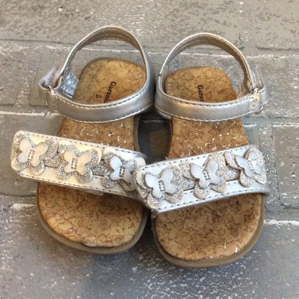 👟 Silver sandals sz 5